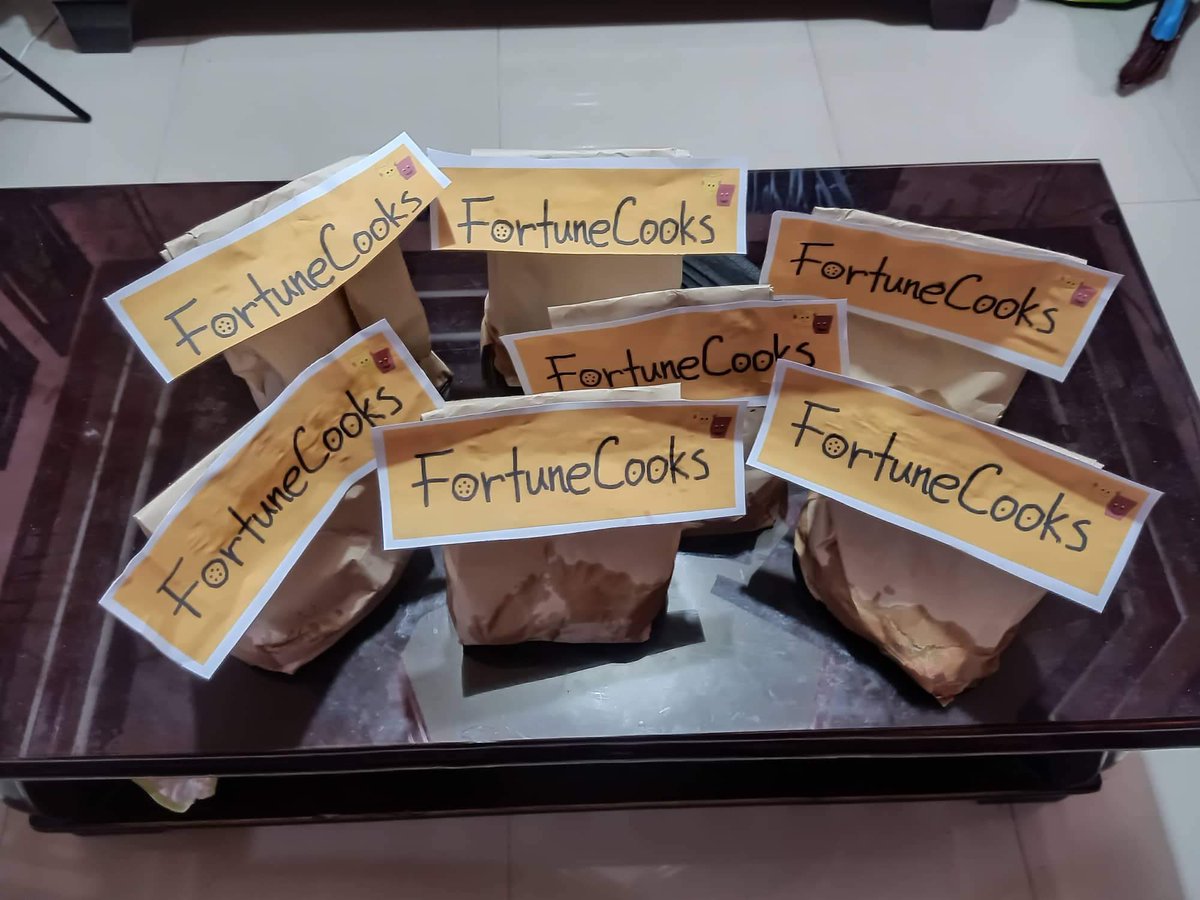 FortuneCooksHQ's tweet photo. Sending Fortune chicken packs to our community 🥠

There is bear market in crypto, but FortuneCooks is here to stay.

Real fortunes don’t care about the bear market 🥠
Real fortunes are made in the bear market 🥠
Real fortunes are made regardless of the market 🥠

#FortuneCooks https://t.co/YcJAI12898
