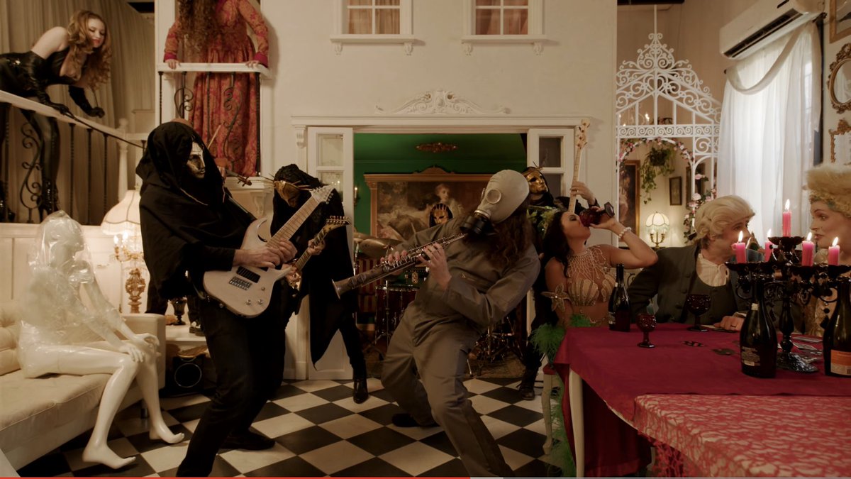 Kenny G (yes, that one) and his son guest appearing on this experimental metal band’s latest music video.

Pretty epic.

youtu.be/ywcshfrpO3A