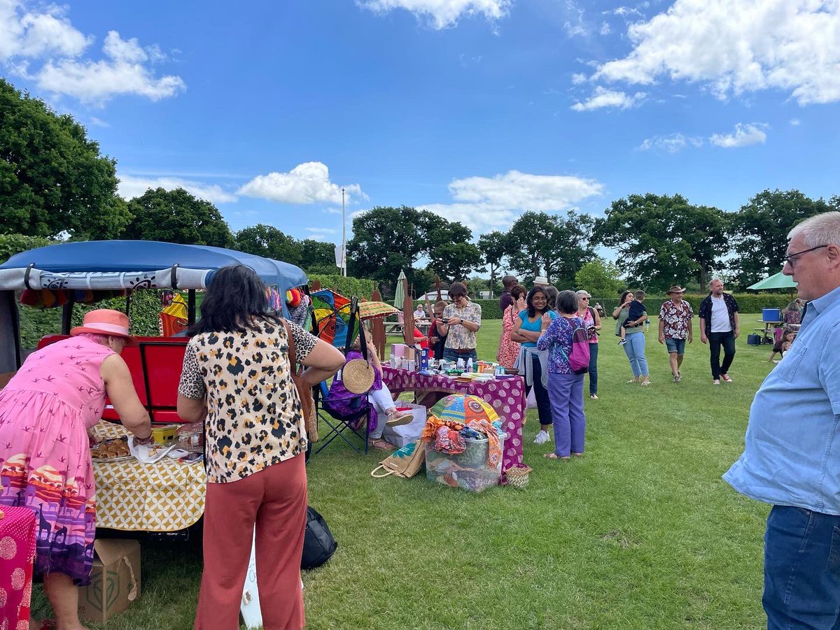 juliawhiteart's tweet photo. @SUSSEXPRAIRIES  last Sunday for @safeinsussex  we had a wonderful day and raised funds for the Indian rickshaw road trip next June https://t.co/tCz5zKe5eW