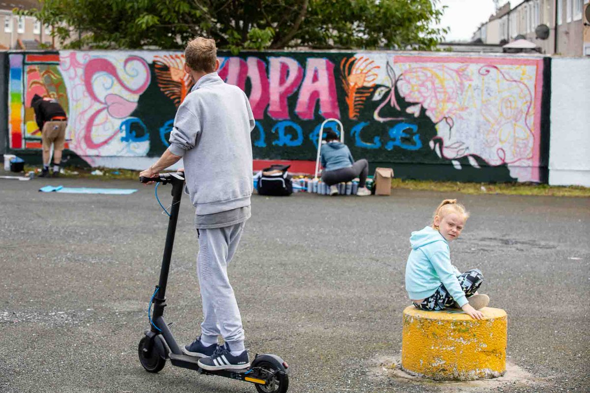 CPDarndale's tweet photo. A few more pics of @Sphere17RYS creating their mural for Cruinniรบ na nรg 2022 in #Darndale under the guidance of artists Arรบ Roncada and Artur Oner. ๐
Beautifully captured by Paul Reardon Photography.
#cruinniunanog #Creativeireland #RTESupportingTheArts #sphere17 #StreetArt https://t.co/D1tfZXWWcJ