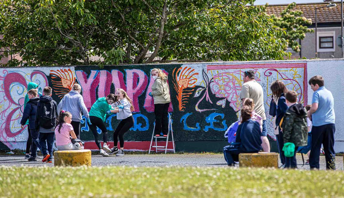 CPDarndale's tweet photo. A few more pics of @Sphere17RYS creating their mural for Cruinniรบ na nรg 2022 in #Darndale under the guidance of artists Arรบ Roncada and Artur Oner. ๐
Beautifully captured by Paul Reardon Photography.
#cruinniunanog #Creativeireland #RTESupportingTheArts #sphere17 #StreetArt https://t.co/D1tfZXWWcJ
