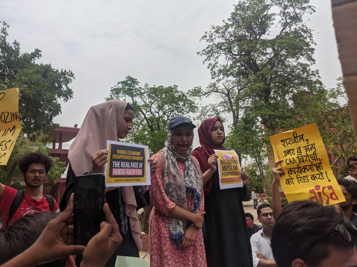 CampusFrontInd's tweet photo. Campus Front Campus Front JMI Unit conducted Joint Protest along with other Organisation against state oppression, Jamia unit president Wajiha addressed the protesters.
#ResistStateOppression https://t.co/WvZ1XqjfXt