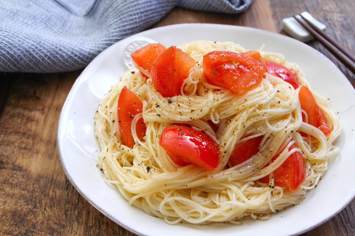 酸っぱ過ぎない絶妙な味に仕上がる？！トマトとの組み合わせが美味しそうな素麺レシピ！