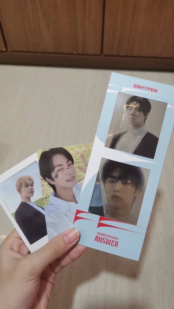 _triinaaa's tweet photo. Dumating na din finally!! Thank u so much po @TIME_TOSHOP super duper secured ng packaging sa uulitin poo❤️❤️ pulled my bias hehe  #ttskshopfeedbacks https://t.co/G3nHHARBcd
