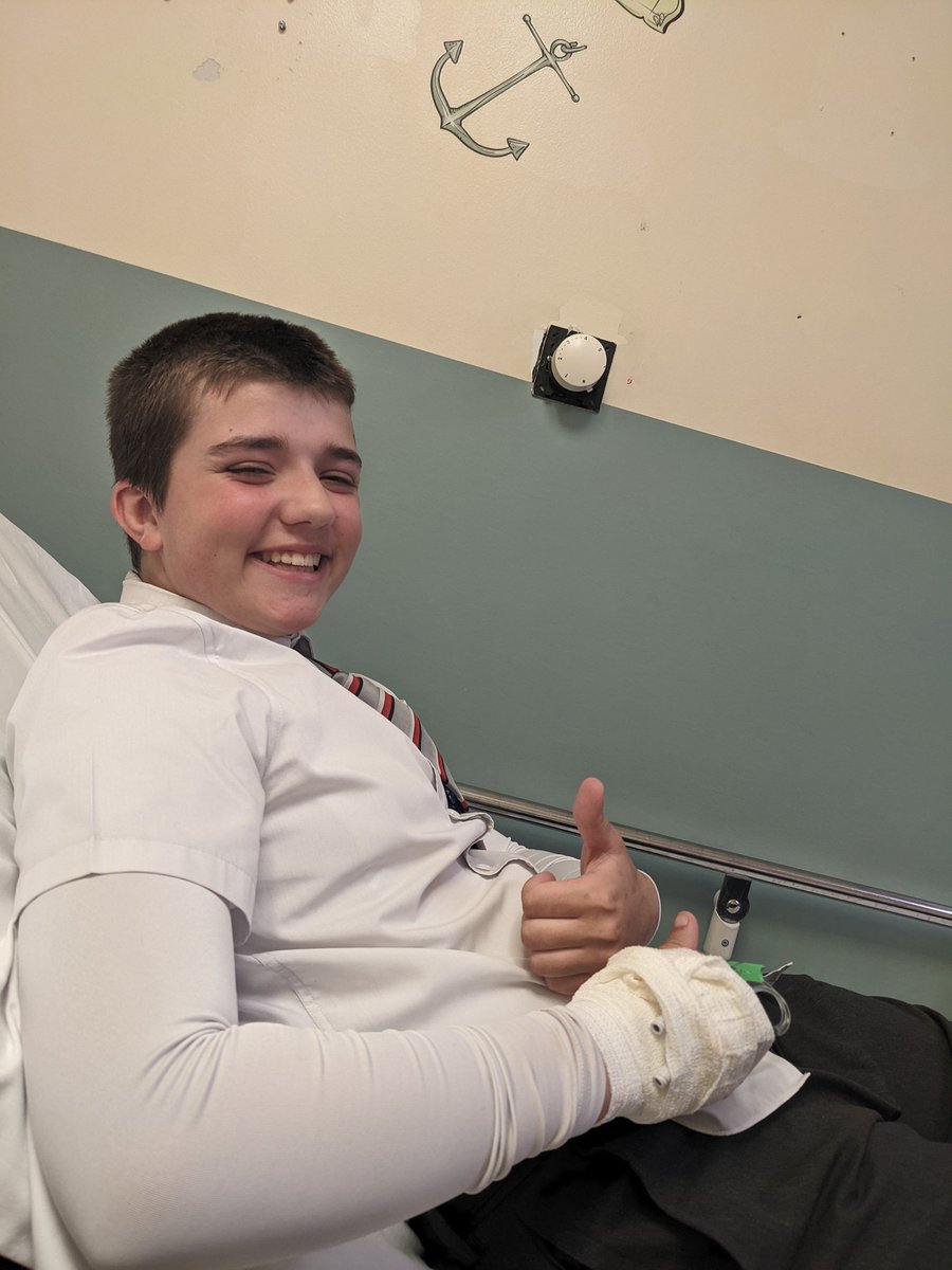 Stokebrewington's tweet photo. My child, Sam Leonard has gone missing on way to Mossbourne academy this morning. Last seen at 8am 13/6/22. Please retweet. #MissingChild https://t.co/IGPVfrxem8