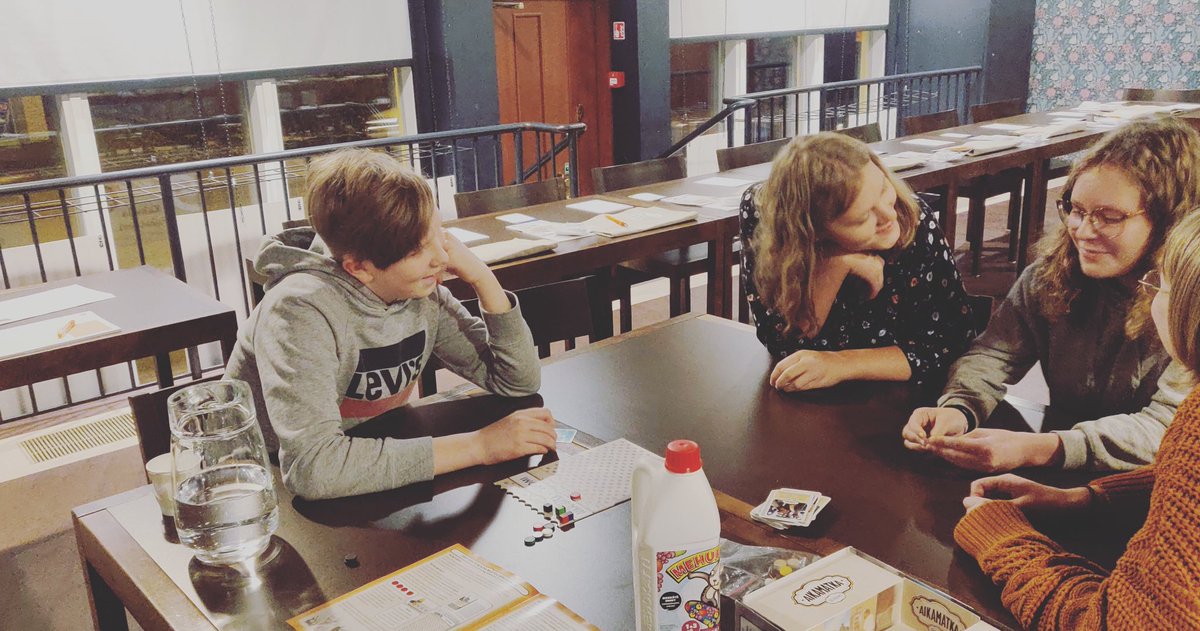 Tutustuimme Kulttuuriperintökasvatuksen seuran alkuun saattamien historiakerhojen nykypäivään kerho-ohjaajan sekä museon ja kunnan edustajien avulla.

Lue lisää:

kulttuuriperintokasvatus.fi/?p=10117&previ…