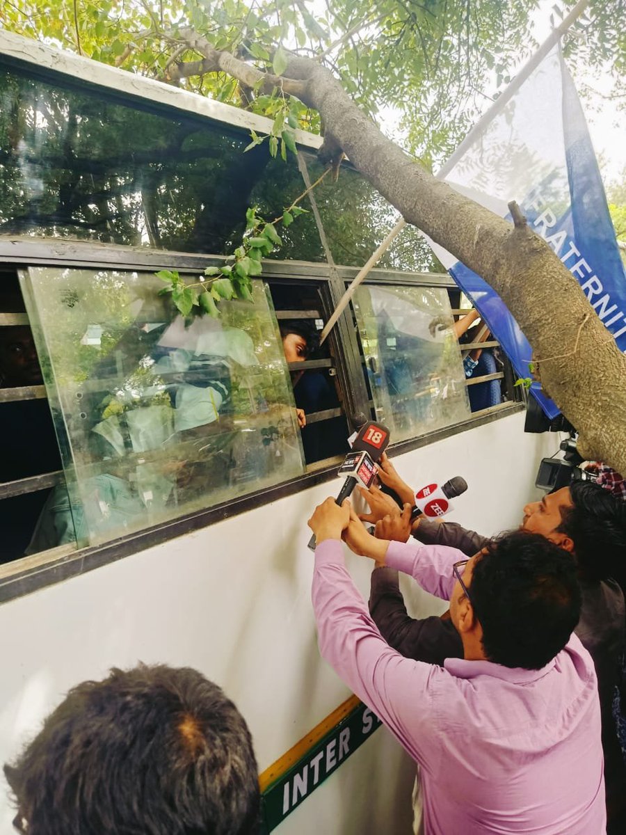 ShamseerIbrahm's tweet photo. Friends and fraterns @ladeedafarzana , @raniyazulaika, Ramees EK, Shafaf, Yasar along with many other students detained by Delhi police while protesting in front of UP Bhawan now https://t.co/wKL6wvDslq