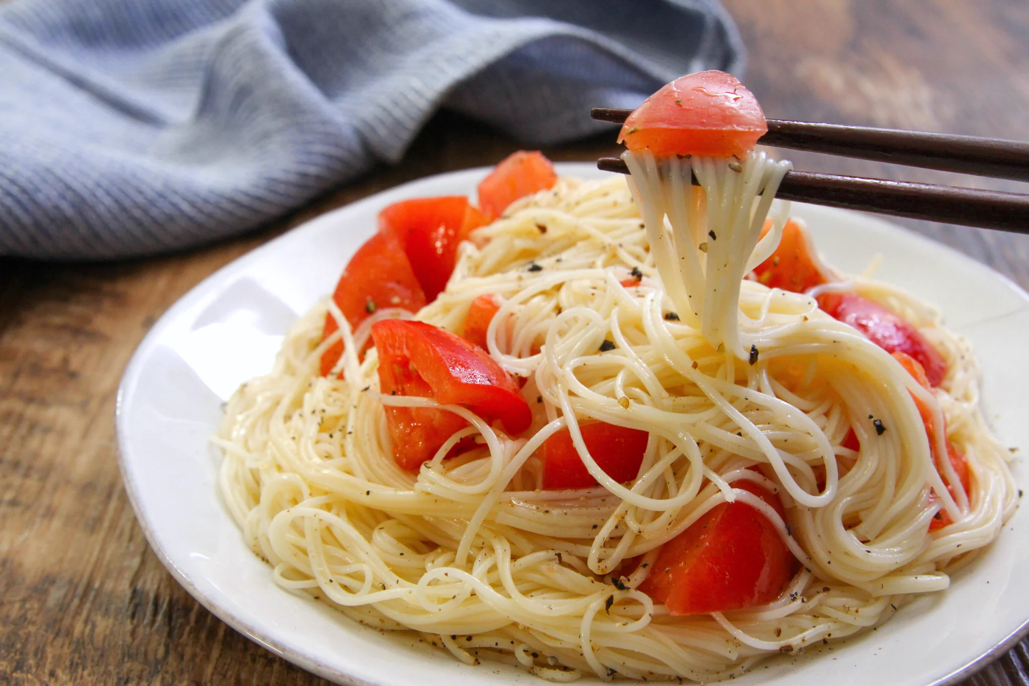 酸っぱ過ぎない絶妙な味に仕上がる？！トマトとの組み合わせが美味しそうな素麺レシピ！
