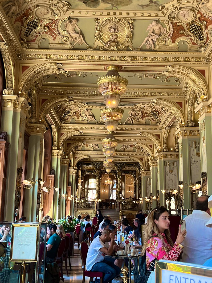 ShaheraWz's tweet photo. World most beautiful cafe, 😍 I fall in Love ♥️ #Budapest #coffee #love #travel https://t.co/WhmFVapoKs