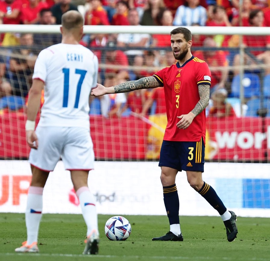 MozoFootball's tweet photo. 🇪🇸 Iñigo Martínez completed more passes (120) and had more touches (138) than any other player on the pitch for either Spain or Czech Republic.
93% completion rate for the Spaniard.🎯 #NationsLeague #Spain #VamosEspana #SPACZE https://t.co/3Xn6O1YBlr