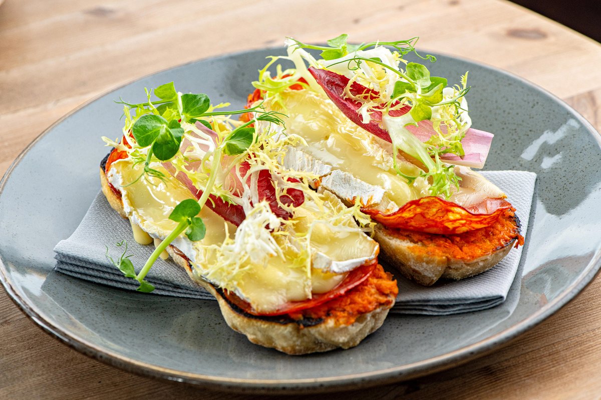 The Bottle & Glass tweet media