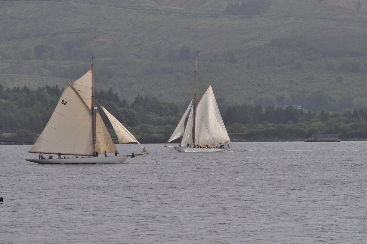 PortTrust's tweet photo. Graceful yachts on the East Kyles of Bute this morning. @welcometobute @Isle_of_Bute @isleofbutegin #portbannatyne #fiferegatta https://t.co/WwwQGnqf6Z
