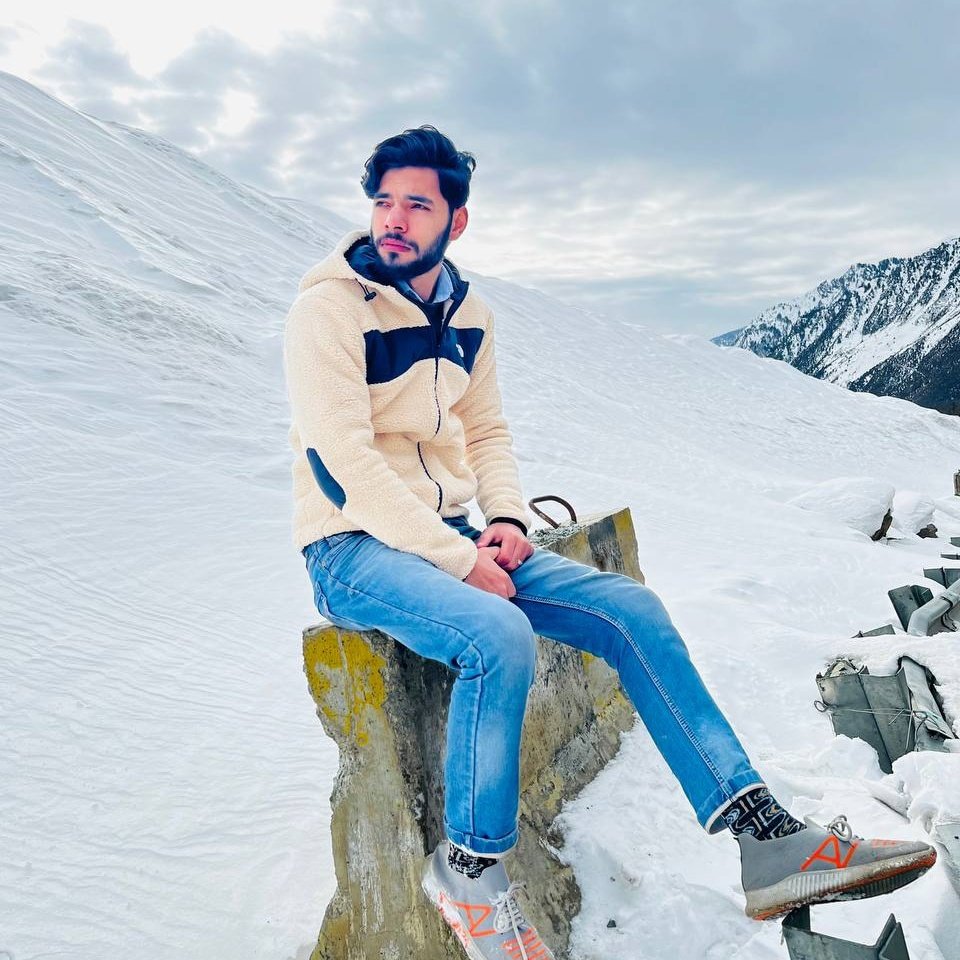 SyedTayab5's tweet photo. #NewProfilePic https://t.co/wAGX9KYHsl