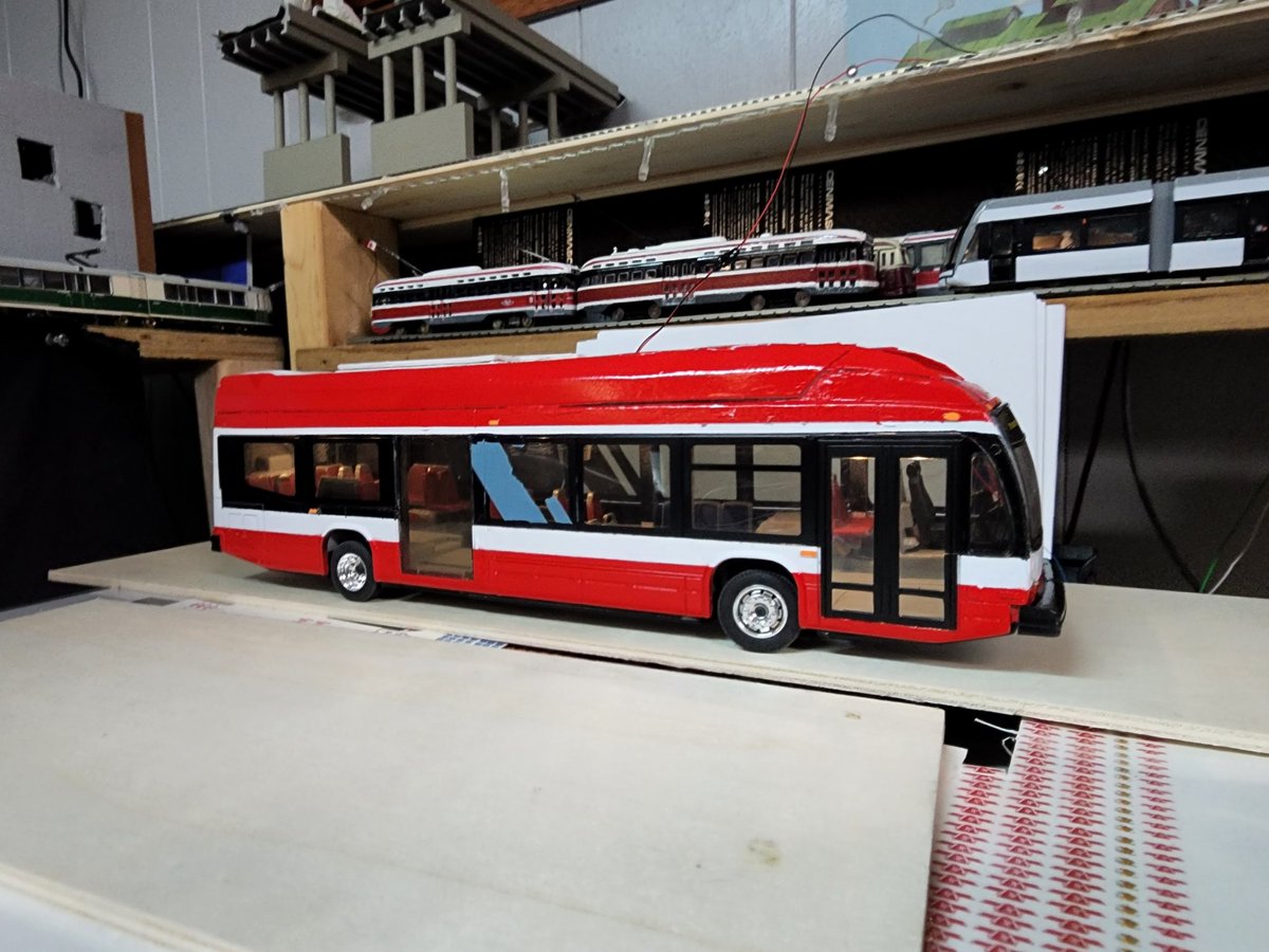 itsreinerseth's tweet photo. Weekend workshop! Transforming this Tekno NOVABUS LFS to @ttcdesign @TTChelps @TTCNewsroom NOVABUS LFS HEV 3400 #modelbus #oscale #publictransit #transitbus #torontotransit https://t.co/66dBJQ9ryC