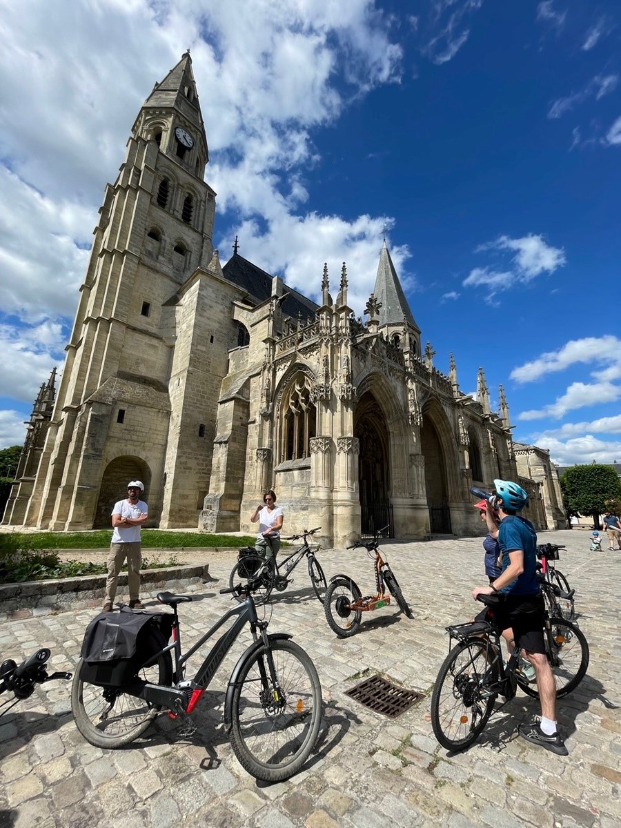 OTI_GPSEO's tweet photo. Retour sur une belle balade à vélos et trottinettes électriques avec un guide conférencier à travers @villepoissy et ses environs @VilleVillennes .. Braquet de rattrapage le 2.07 ! 
#villasavoye #maisondefer #bordsdeseine #tripintrott https://t.co/sYQj77LHMm