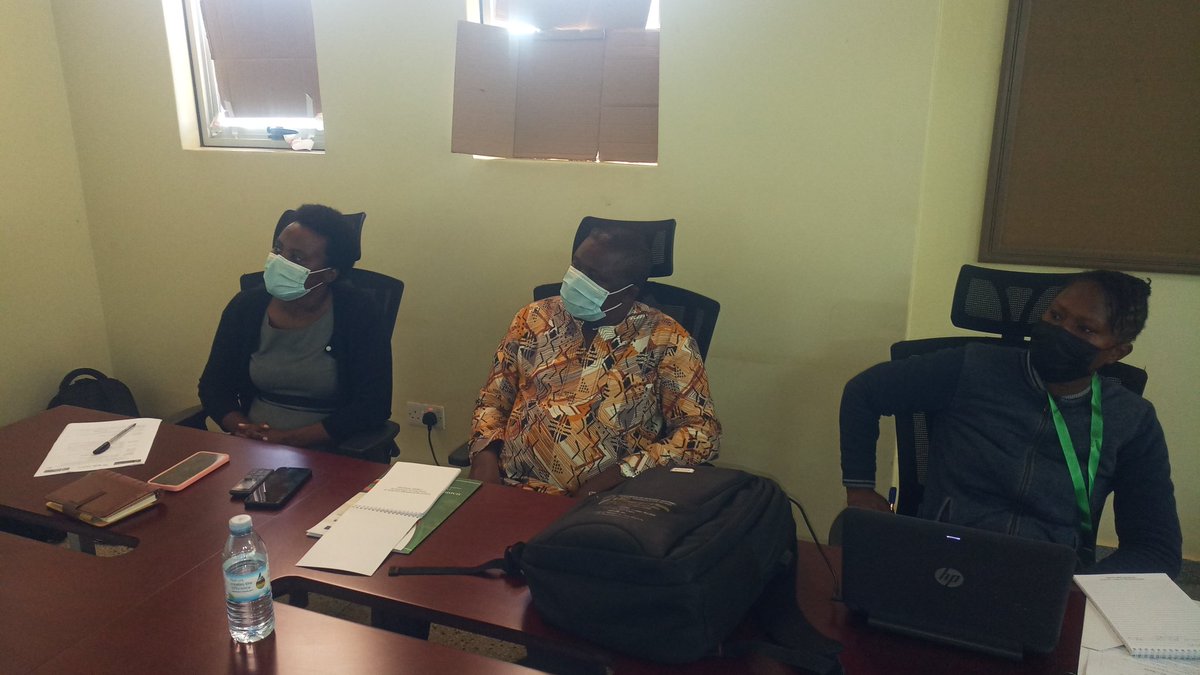 MakCAES's tweet photo. The Ag. Dean SAS Prof. Turyahabwe implored the trainees to go back in their respective countries &amp; disseminate the knowledge gained from this summer school. The training Coordinator Prof. Karungi reiterated the need to have more of such trainings to empower the young scientists. https://t.co/4zKCS2WUNq