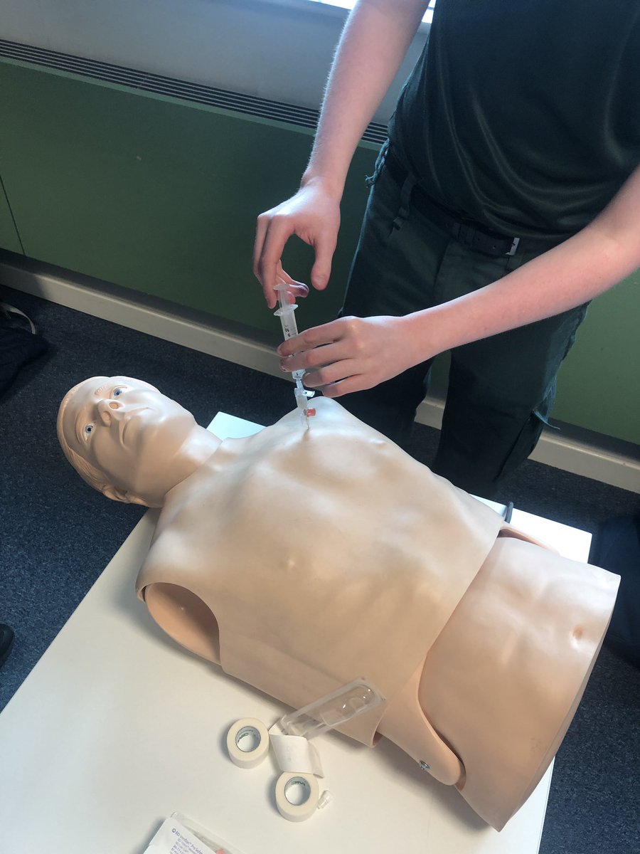 ShuParamedic's tweet photo. Most of our students are out on #ambulance placement, but we have a group of 2nd Yrs in for 3-days for another SHU Airway &amp; Ventilation Management course, starting with the “basics”, airway &amp; breathing management &amp; effective BVM ventilation. #airway @AHP_SHU #dothebasicswell https://t.co/l3EIElpEXi