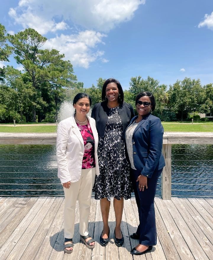 modeldoc's tweet photo. ❤️ Reconnecting with @emoryheart @emorywomenheart @EmoryCCRI colleagues 
❤️ Cutting edge #cardiovascular research and clinical science that was presented
#ESCAPE22 #CardioTwitter https://t.co/SwruNDXH5X