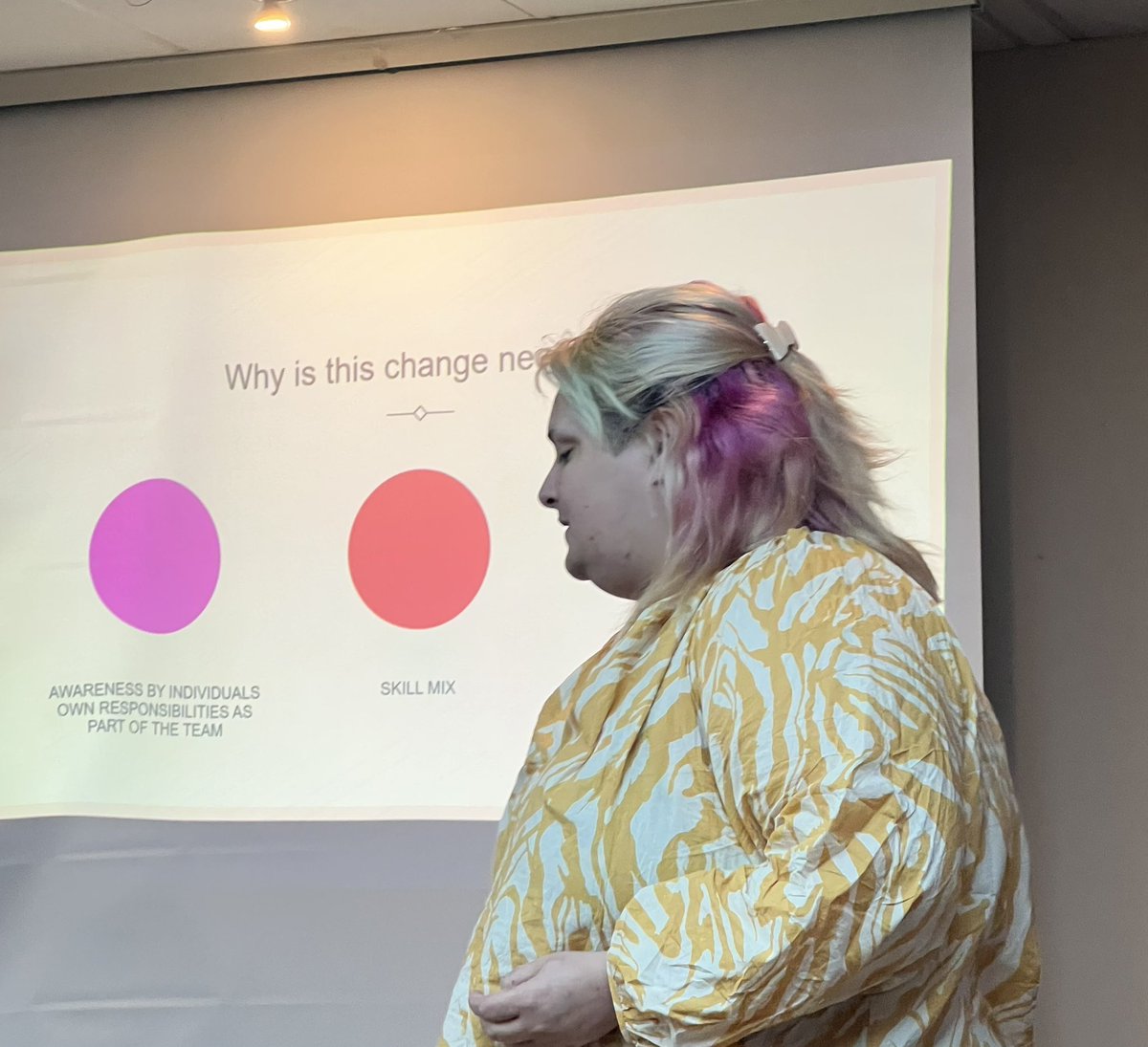 NUH_LEO's tweet photo. @aimz3189 #leo project looking at process for shift swapping within trauma @nottmhospitals @MelvinWar2004 Staff need to appreciate #ptsafety by looking at #skillmix. Staff taking #responsibility for their actions and taking professional #acccountability for their actions. https://t.co/FMO2jlK558