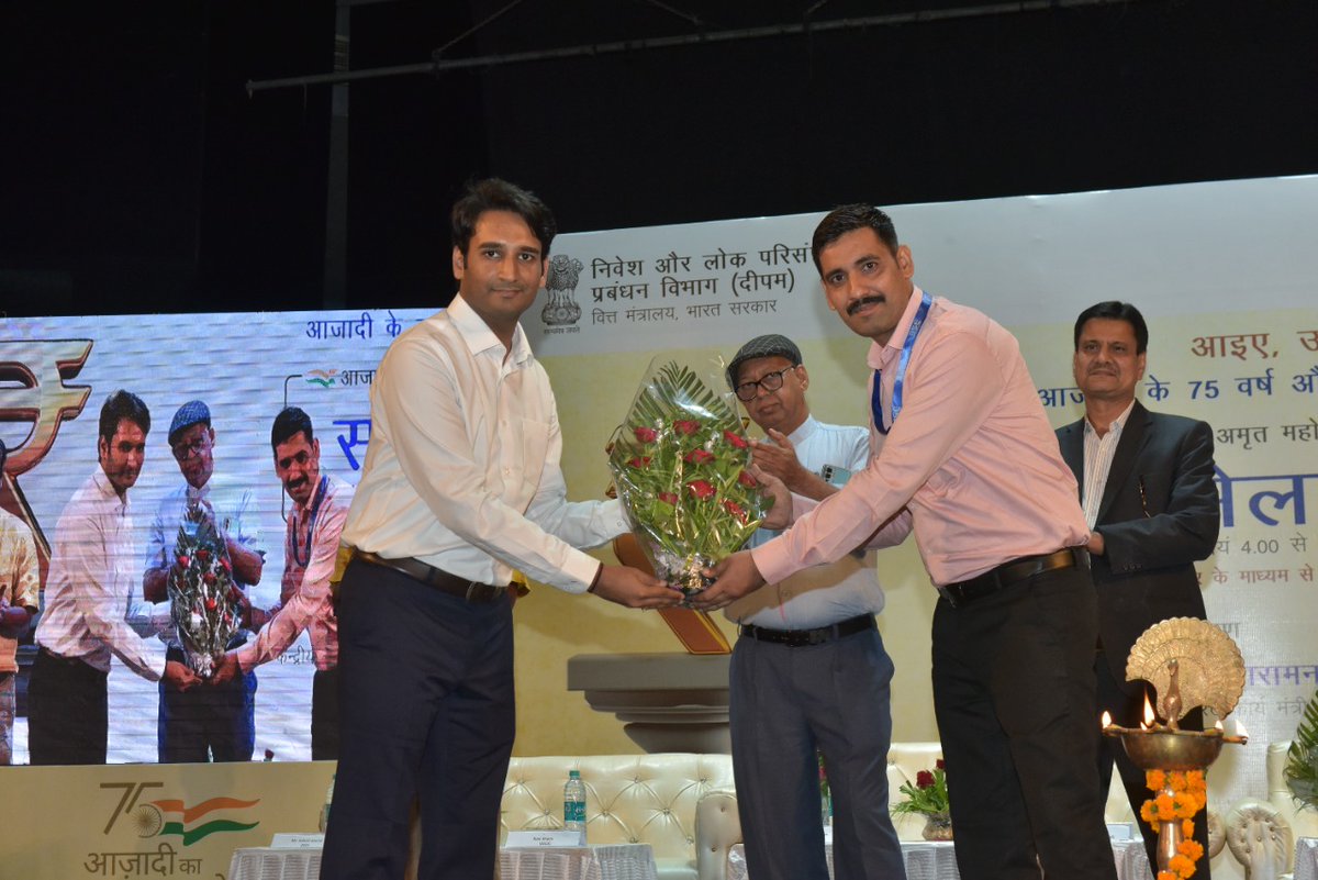 DIPAMevent's tweet photo. DIPAM, Ministry of Finance celebrated "Azadi Ka Amrit Mahotsav" on 10.06.2022 from 4:00 PM in 75 cities across India. Felicitation of the speakers at the Conference held at Jaipur, Rajasthan #DIPAMCelebratesAKAM #AmritMahotsav #DIPAMIconicDay https://t.co/PeC6578y2A