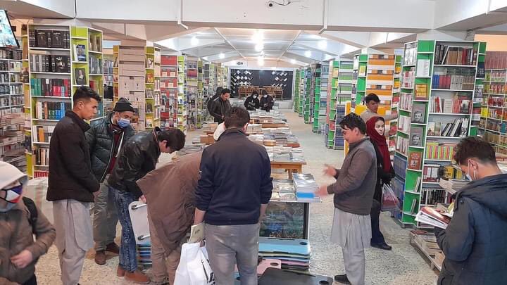 HazaraAf's tweet photo. 📚 بخش کتاب #هزاره.اف

بهترین هدیه و بهترین دوست برای همه کتاب است ، در اینجا هر کتاب را که دوست دارید می‌توانید پیدا کنید
Website    : https://t.co/zGuXzroyJx
Facebook : https://t.co/lx4HqIPnri
لطفن صفحه ما را فالو و به اشتراک بگذارید https://t.co/k6KUR1OnPn