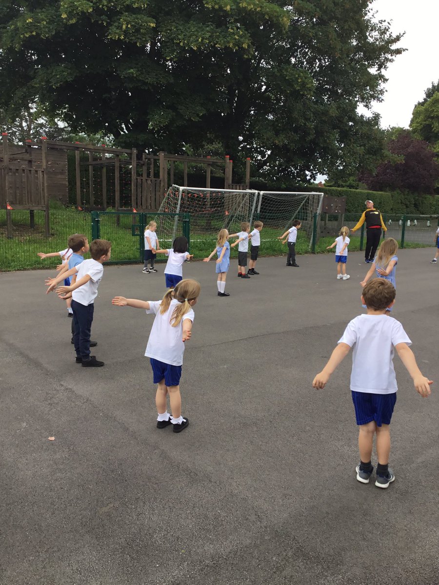 stthomas_cofe's tweet image. Reception loved their ball skills workshop this morning 😄#eyfsphysicaldevelopment