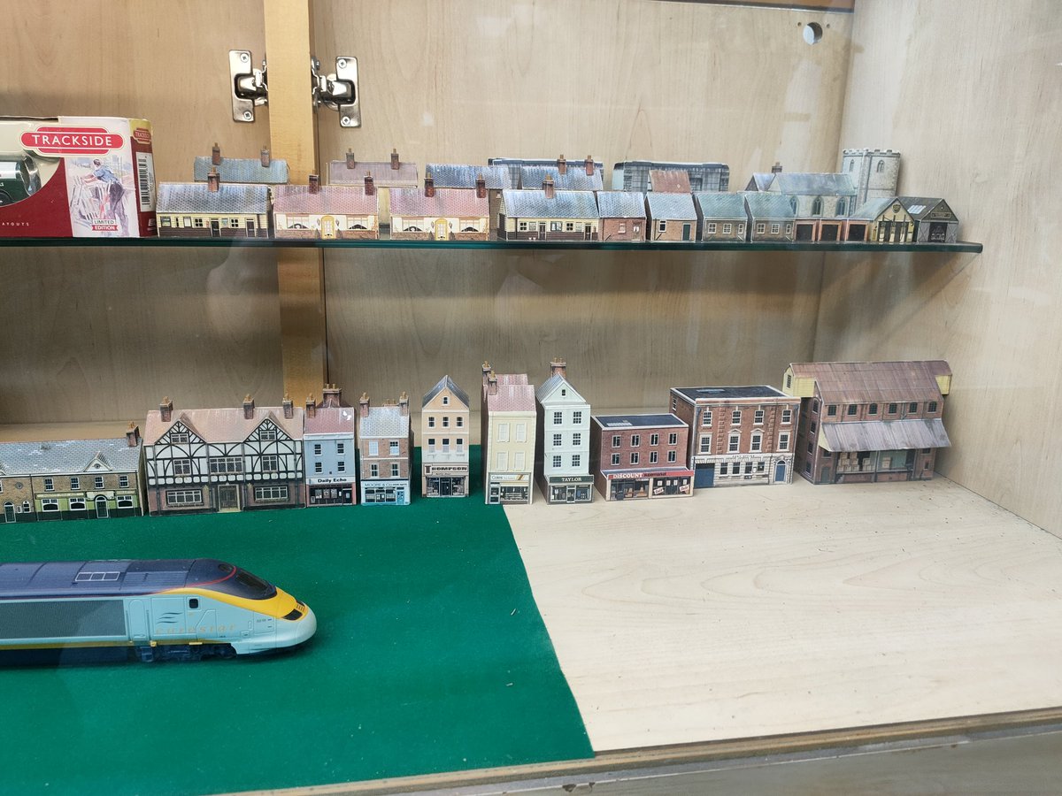 ModelTrainCntr's tweet photo. For those of you who model in N gauge, we've managed to get our hands on some secondhand N gauge stock! Why not come in and check out what we've got https://t.co/IebfD1OXAJ