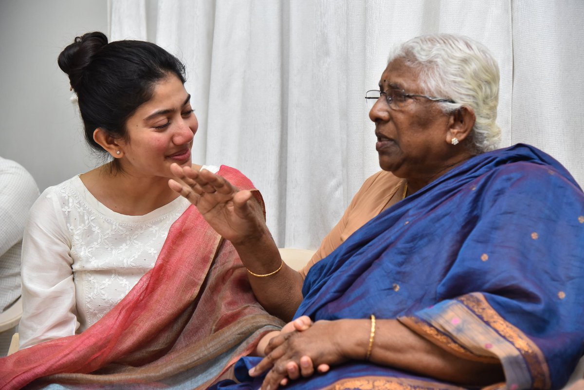 SLVCinemasOffl's tweet photo. #VirataParvam is based on shockingly true incidents inspired by a woman's life from Warangal. #SaiPallavi is playing the character "Vennela" as an ode to the girl who has changed the perception of love in Revolution. https://t.co/9EOhHXf9bU