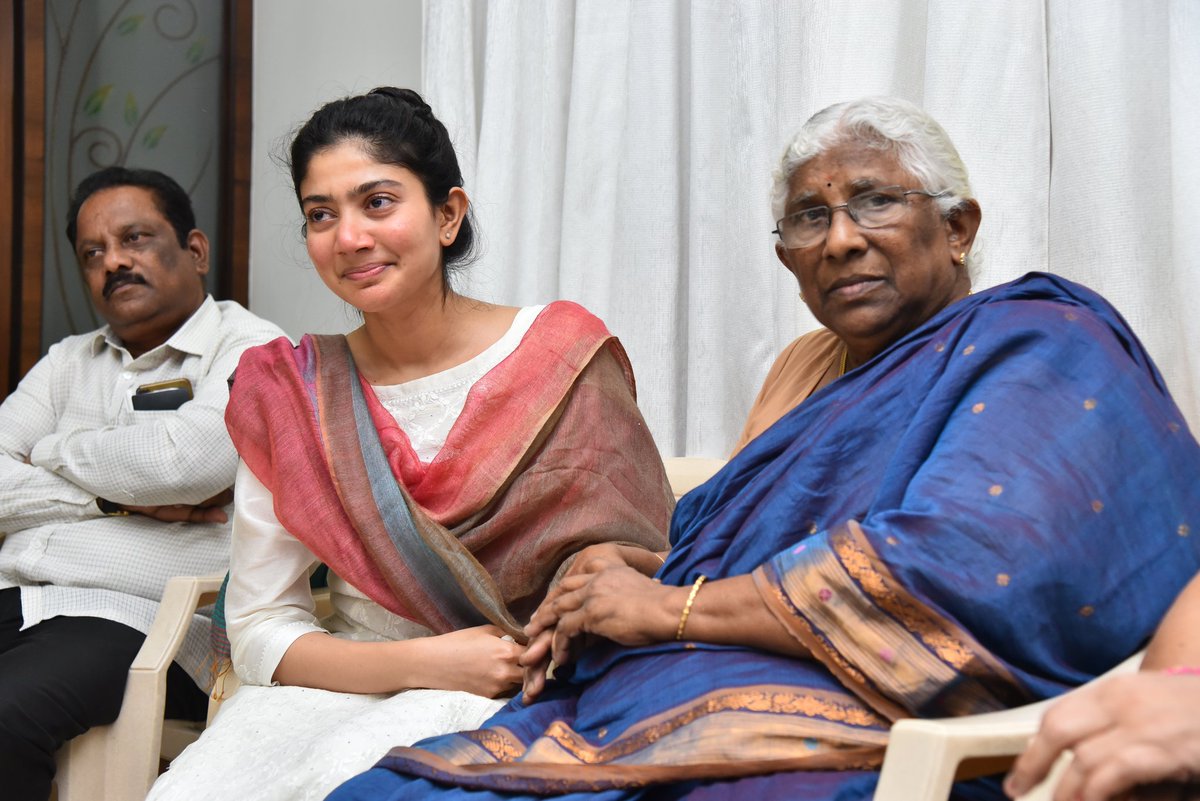 SLVCinemasOffl's tweet photo. #VirataParvam is based on shockingly true incidents inspired by a woman's life from Warangal. #SaiPallavi is playing the character "Vennela" as an ode to the girl who has changed the perception of love in Revolution. https://t.co/9EOhHXf9bU