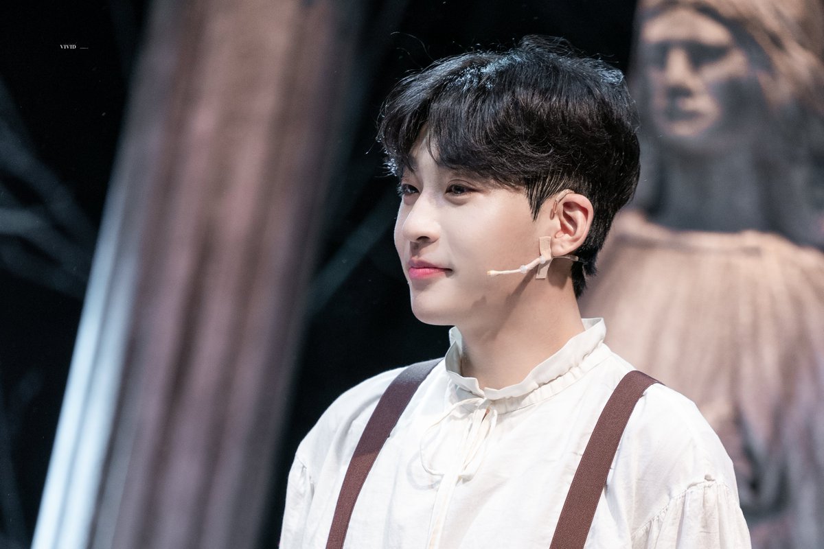 𝐕𝐈𝐕𝐈𝐃🎨 tweet media