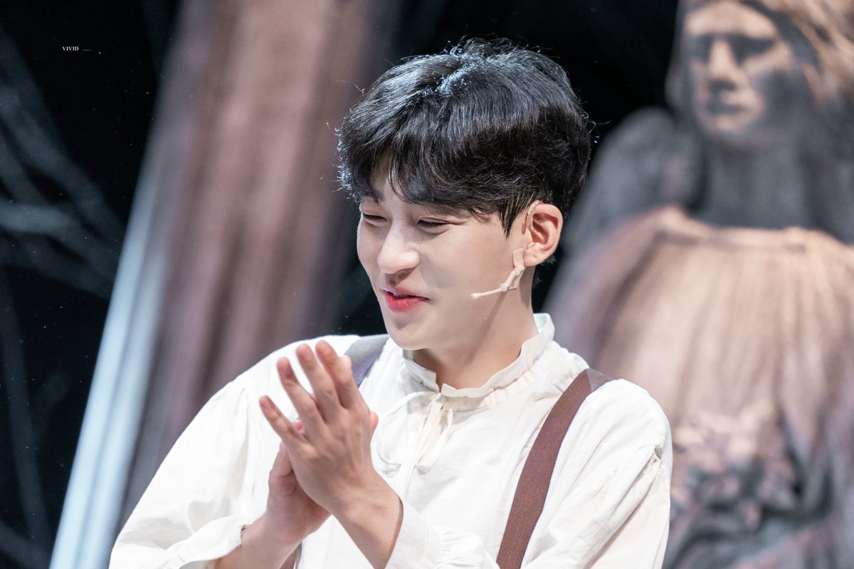 𝐕𝐈𝐕𝐈𝐃🎨 tweet media