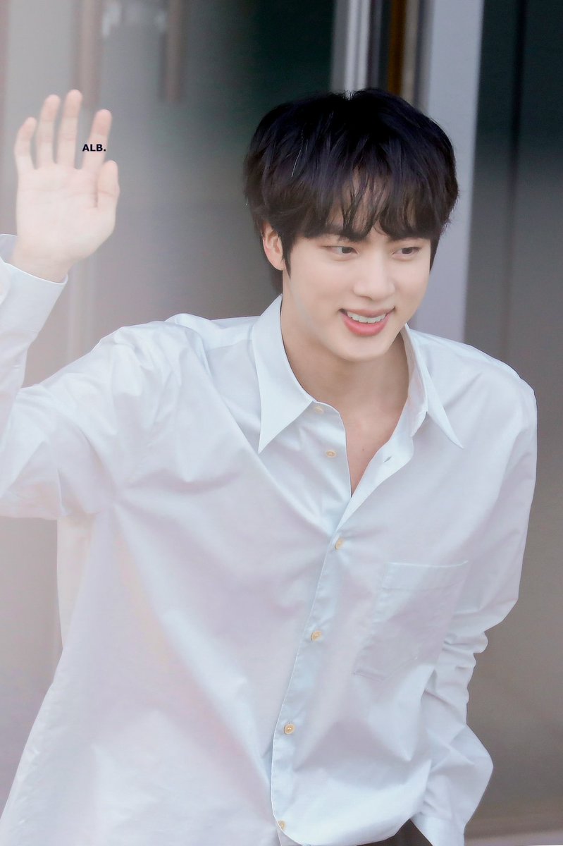 ALittleBraver92's tweet photo. 220613 #방탄소년단진 #김석진 #석진 #진 #BTSJIN #JIN @BTS_twt https://t.co/uBD0aMfhuf