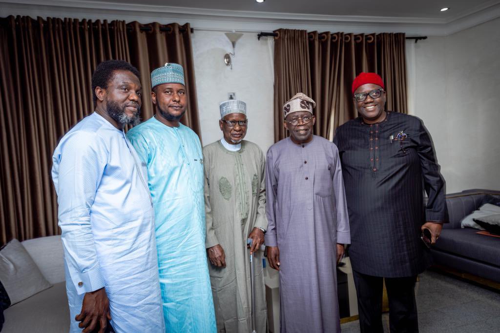 comradeadewale's tweet photo. Saturday 11 June, 2022

            PRESS RELEASE 
96 years old Alhaji Salihu Abubarka Tanko Yakasai, activist, Marxism–Leninism and founding member Arewa Consultative Fourm paid a congratulatory visit to Asiwaju Tinubu. He was accompanied by Comrade Adewale &amp; Abdullahi Yakasai https://t.co/AMcGiSQcIU