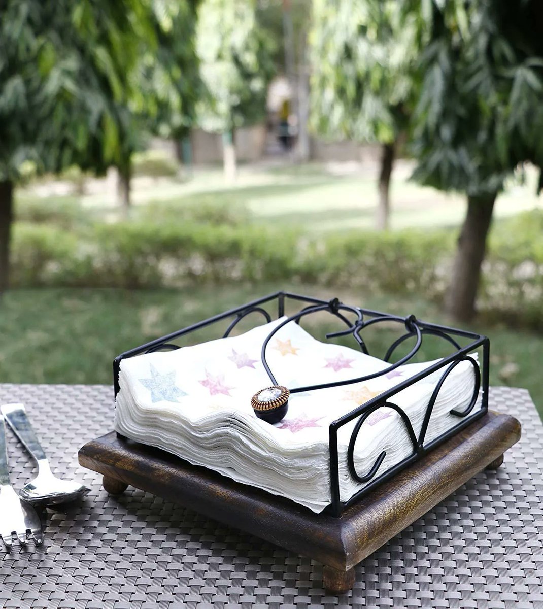 HomeDecorLo's tweet photo. Napkins &amp; napkin holders are not only that perfect finishing touch for a table setting but also a daily essential that always needs to be at hand. ✨

Shop trendy napkin holders and rings 👉  https://t.co/UZJvzbRJjo

#HomeDecorLo #HomeDecor #Decor #dining https://t.co/qj3Dz52oB2