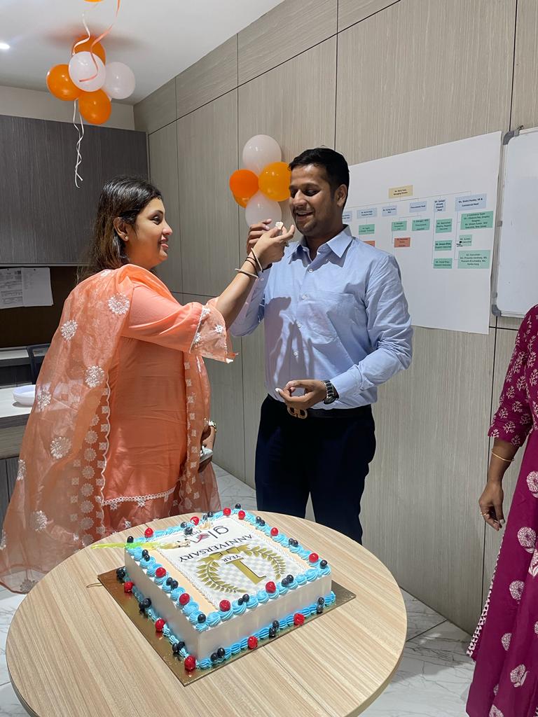 GlowrightIndia's tweet photo. This company’s future is sure to be bright with team members like you! Your hard work and creativity are an inspiration to all of your colleagues. Happy Anniversary!
#celebration
#1staniversarycelebrate
#allteammembers☺😊✌
#glowrightgroup
#glowright https://t.co/ZqtNDJe6jx
