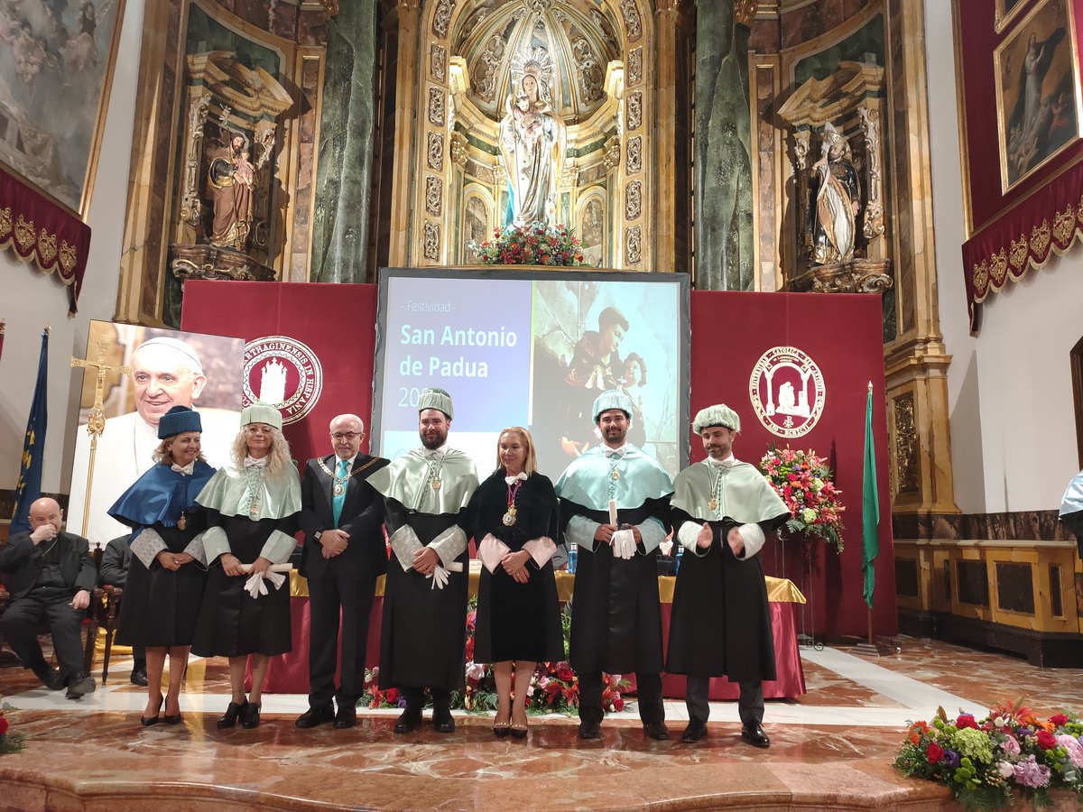 UCAM's tweet photo. 📢 #SanAntonio #SanAntonioUCAM 
📸 Investidura de nuevos doctores por la UCAM. https://t.co/ZoWBEMOSYA