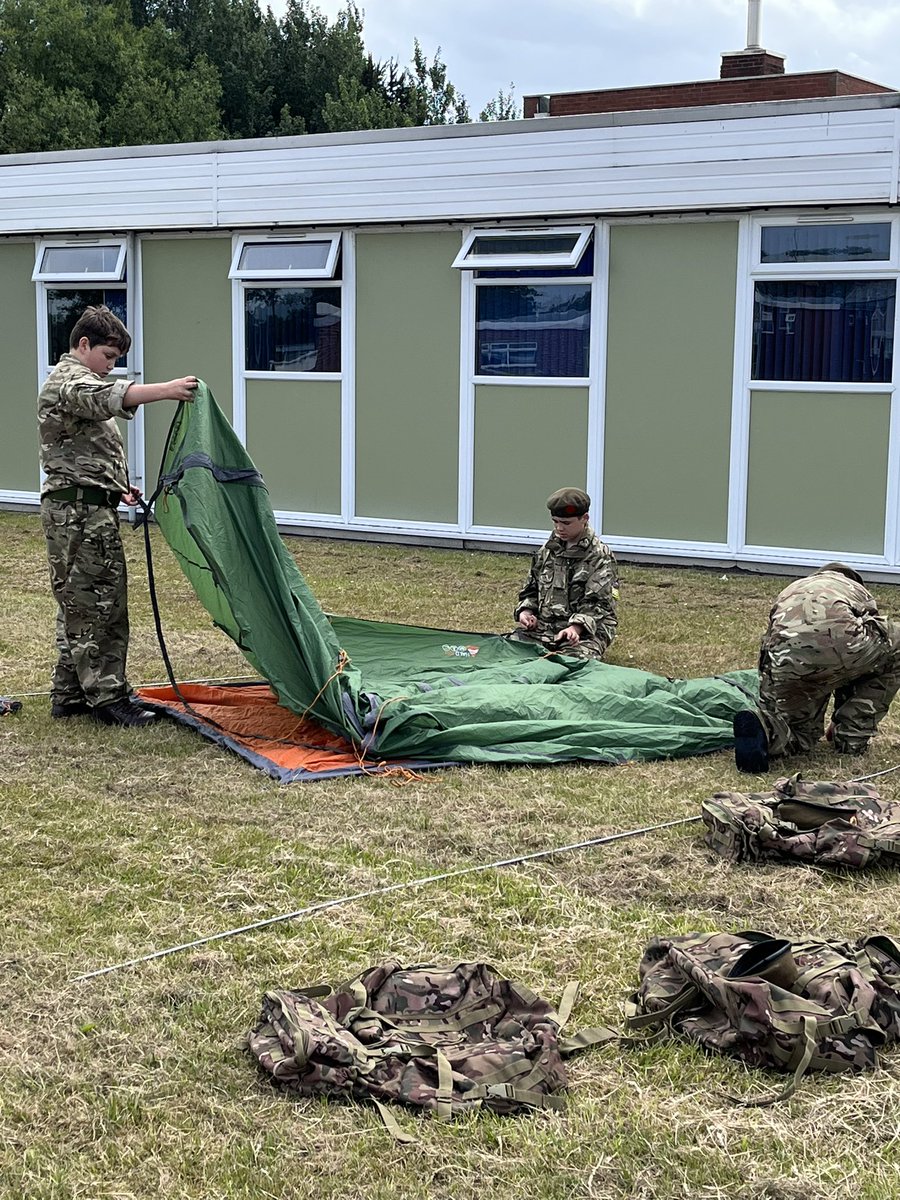 BramptonDetACF's tweet photo. Over the weekend we head cadets out on navigation training and assessment weekend. 
@CumbriaACF @ArmyCadetsUK @LANCS_REGT #navigation #mapwork #fun #action #adventure #newskills https://t.co/O4yrlLhF2u