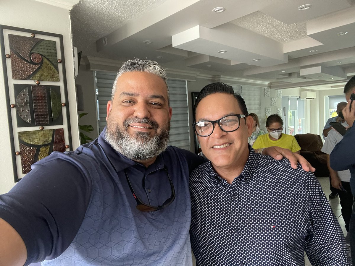 Junto al nuevo alcalde de Humacao mi amigo Hon. Julio Geigel