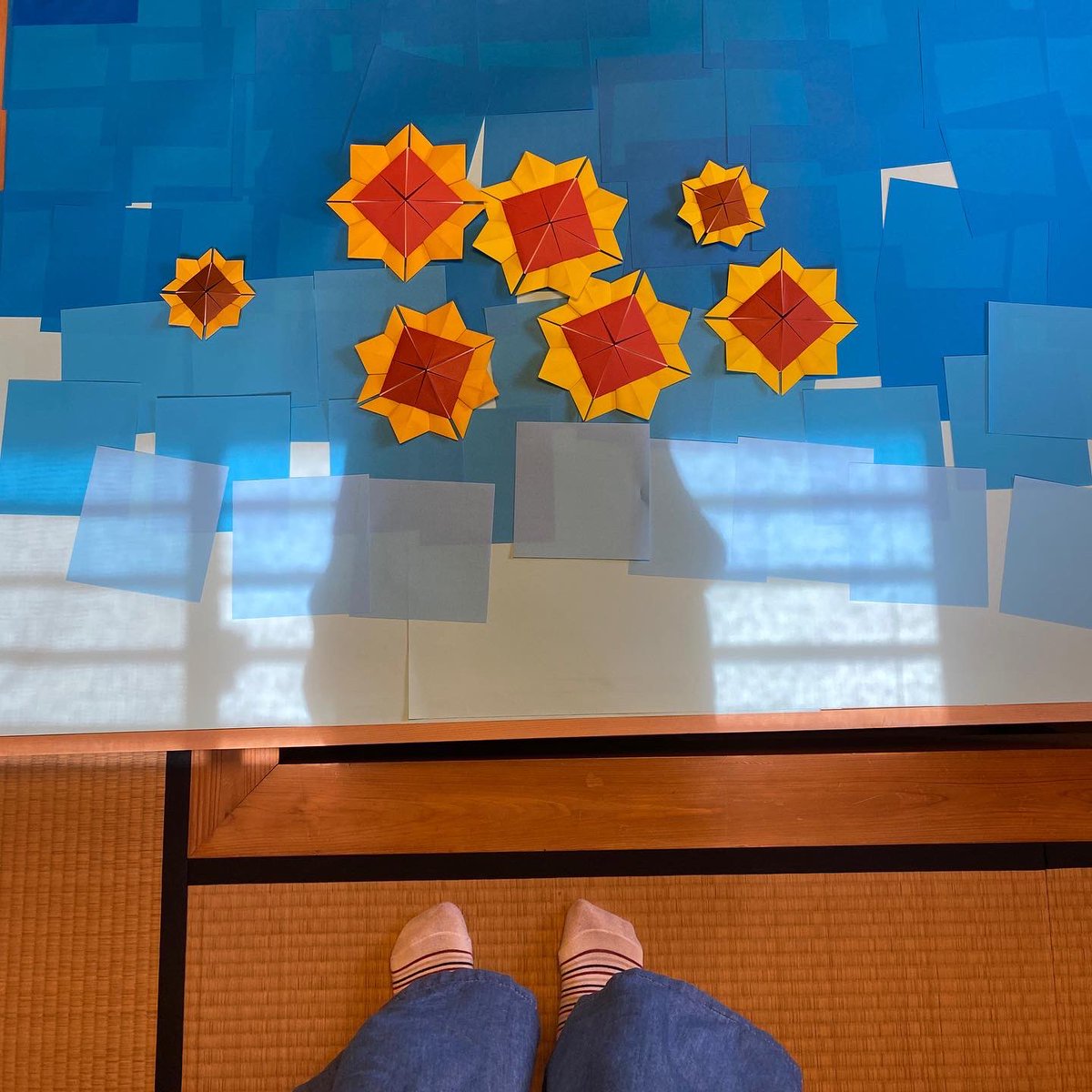 pinceana16's tweet photo. 164/365 Sunflower designed by me
ไปๆฅใใฒใพใใ(ๆไฝ)
ๆผ้ๅคงใใชใใใซใๆบๅใใใฎใงใๅๅใงใใใตใคใบใ็จฎใ7.5cmใ่ฑใณใใ3.75cmใงๆใใใใฌใญใซ่ฒผใใพใใใ
#365origamichallenge #origami #sumflower #ๆใ็ด #ใฒใพใใ https://t.co/gMVWTWiblY