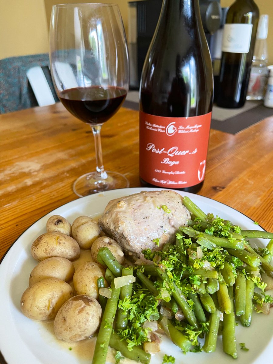 joukesp's tweet photo. #MondayLunch #PorkMedaillon #MustardSauce #GreenBeans #YoungPotato #Bical
I’ll give myself 7,5/10 to save further embarrassment.
A little longer in the oven and thickening my mustard sauce would’ve worked wonders!
Bical by @PatoFilipa worked wonders too, a great contender for PN! https://t.co/2oN6LiztZH