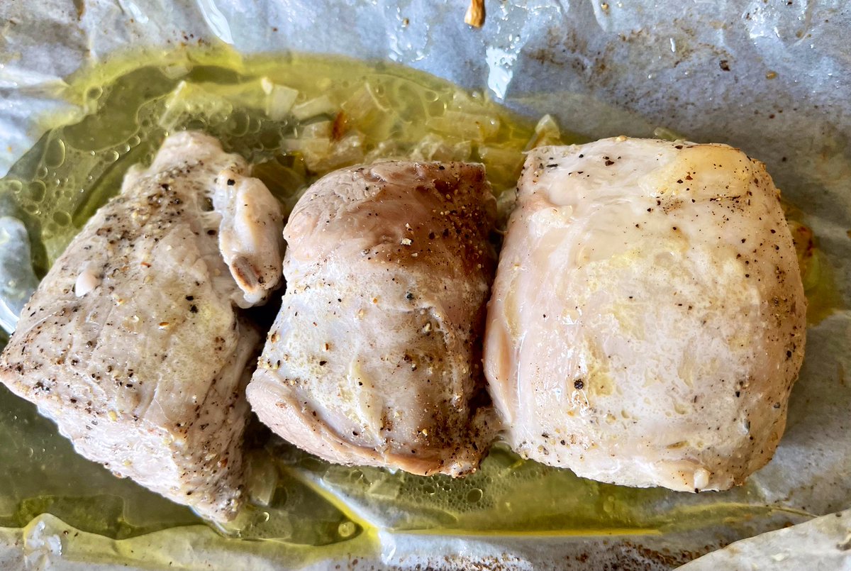 joukesp's tweet photo. #MondayLunch #PorkMedaillon #MustardSauce #GreenBeans #YoungPotato #Bical
I’ll give myself 7,5/10 to save further embarrassment.
A little longer in the oven and thickening my mustard sauce would’ve worked wonders!
Bical by @PatoFilipa worked wonders too, a great contender for PN! https://t.co/2oN6LiztZH