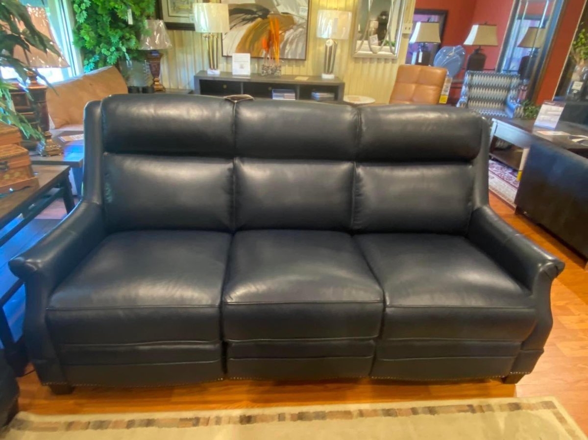 DesignFrederick's tweet photo. ๐ฃ RECLINE IN STYLE - SAVE AN EXTRA 25%!
Quality motion furniture with the focus on style and comfort combined
๐ If you have an interest in any of our products, please email info@fredericksgallery.ca to request a quote
#Guelph #CustomFurniture #GuelphFurniture #LeatherRecliners https://t.co/rfJB45btl5