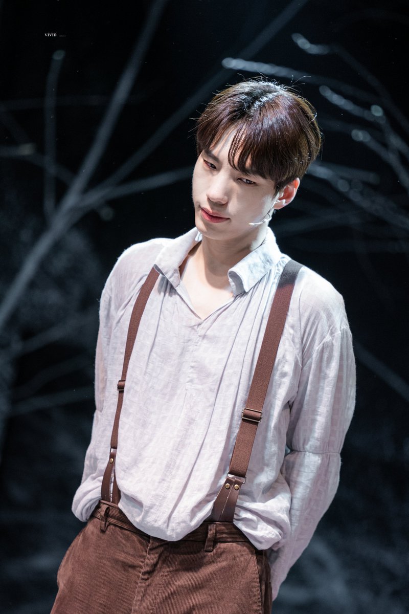 𝐕𝐈𝐕𝐈𝐃🎨 tweet media