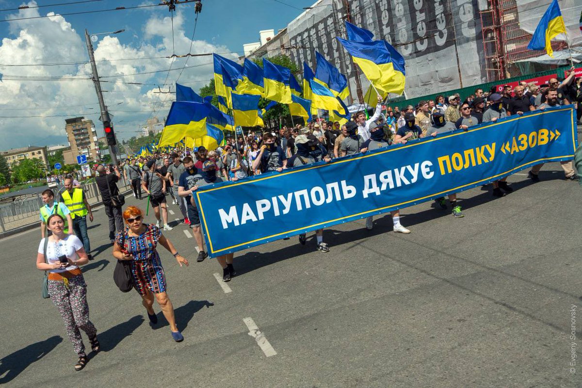 Mariupol, Ukraine, 2021.
🇺🇦 city celebrates its liberation from 2014 russian occupation, thanking Azov fighters. 
We will liberate it again!