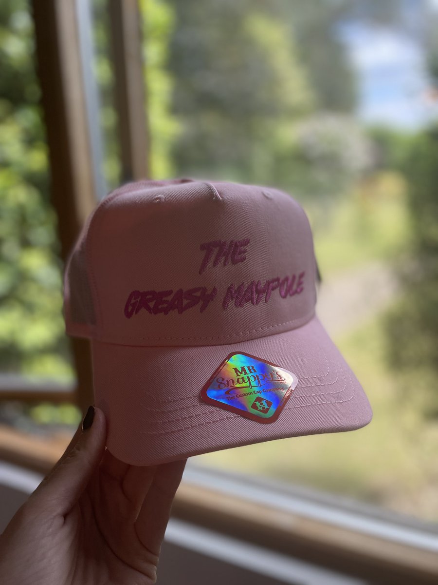 The best leaving present award goes to <a href="/emeraldfennell/">Emerald Fennell</a> ❤️ thank you so much! X