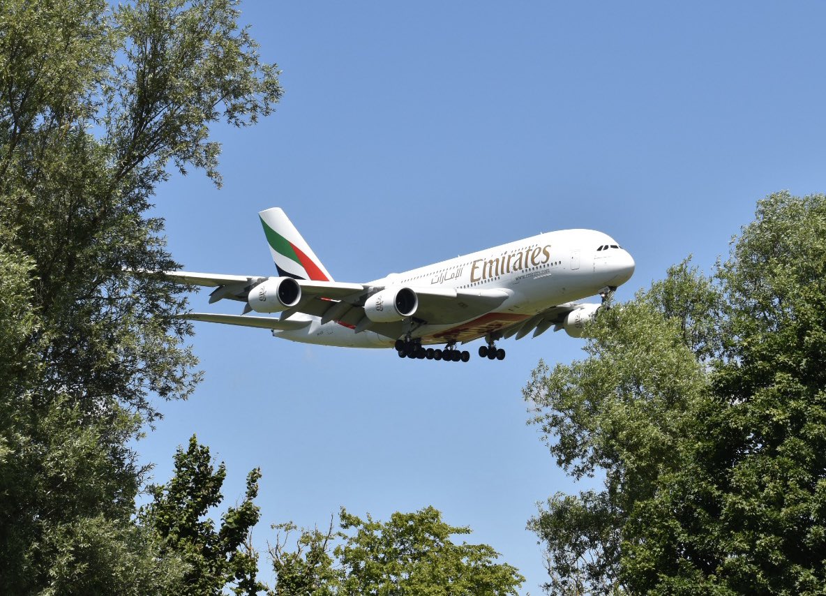 Roger_Schweiz's tweet photo. #ZRHmovements #ZRH #LSZH #emirates #A380 https://t.co/qaaUOlfO5S