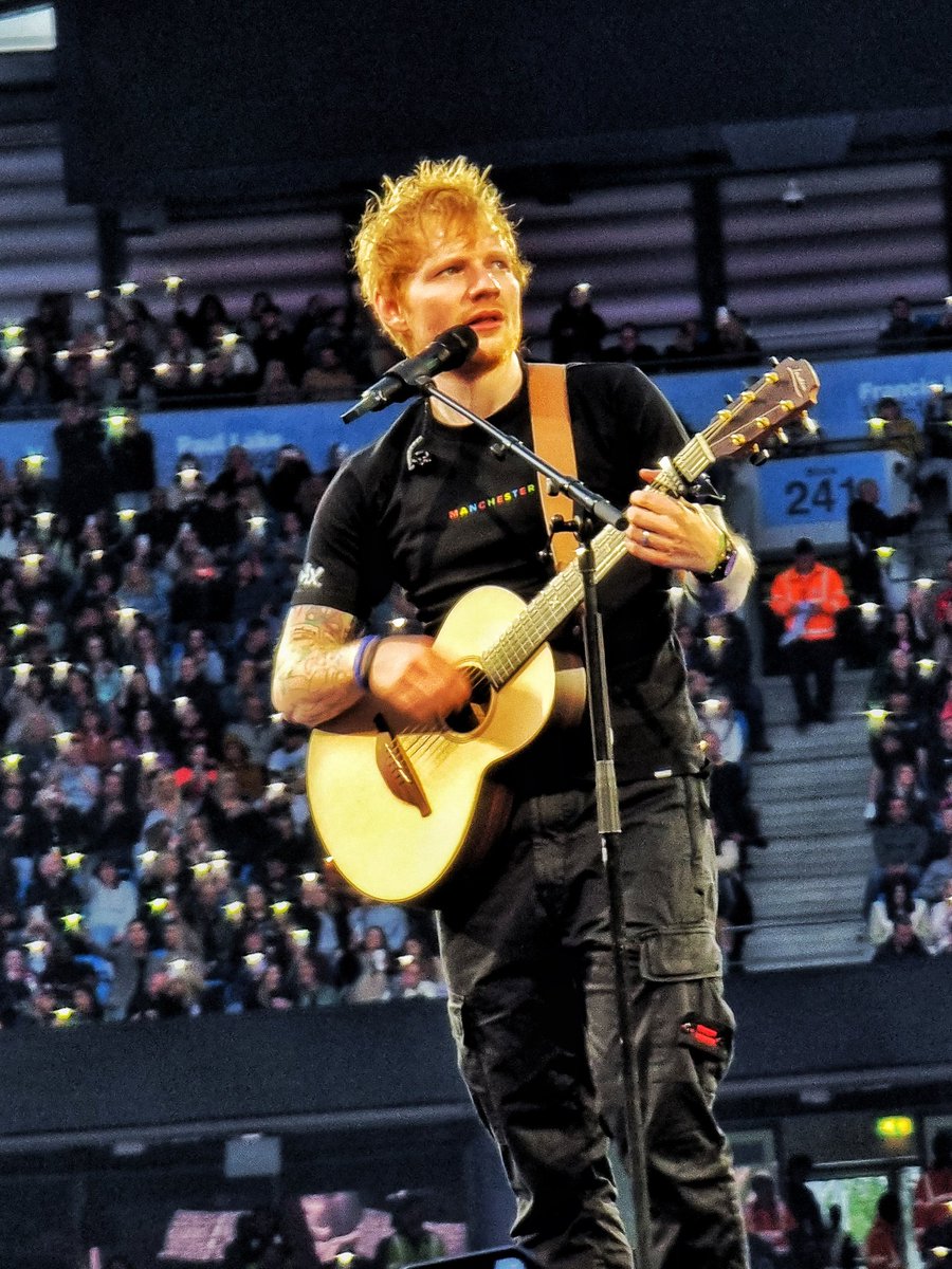SoStarky's tweet photo. @edsheeran https://t.co/bb8bVhkWKc