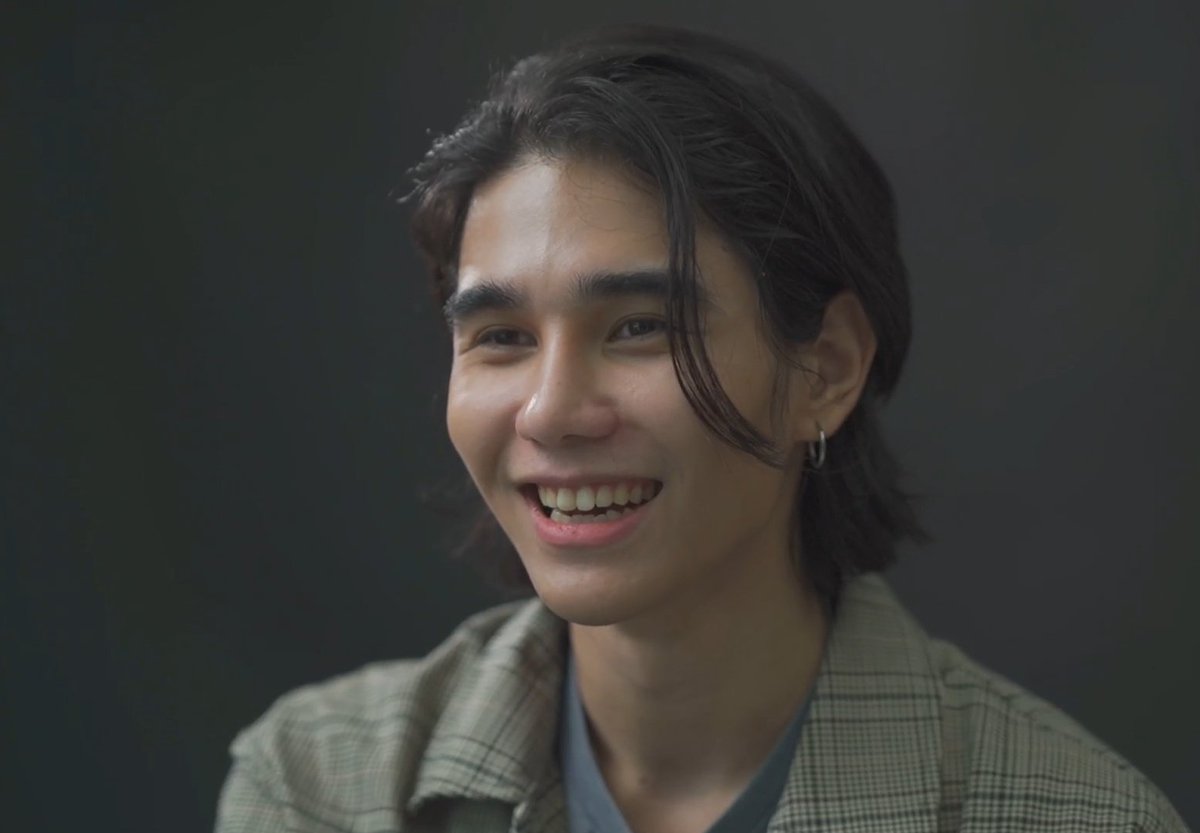 SATsofSatur's tweet photo. น่ารักและสดใสเป็นที่สุด💛💛🥰 #JeffSatur #Saturdayss #SudsapdaLiveXJeffSatur https://t.co/ye4AjsGGLr
