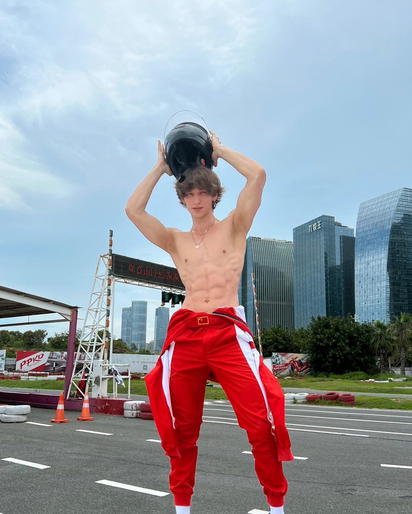 TW Pornstars - 3 pic. Andrii Levchenko. Twitter. 🏎. 11:29 AM - 13 Jun 2022