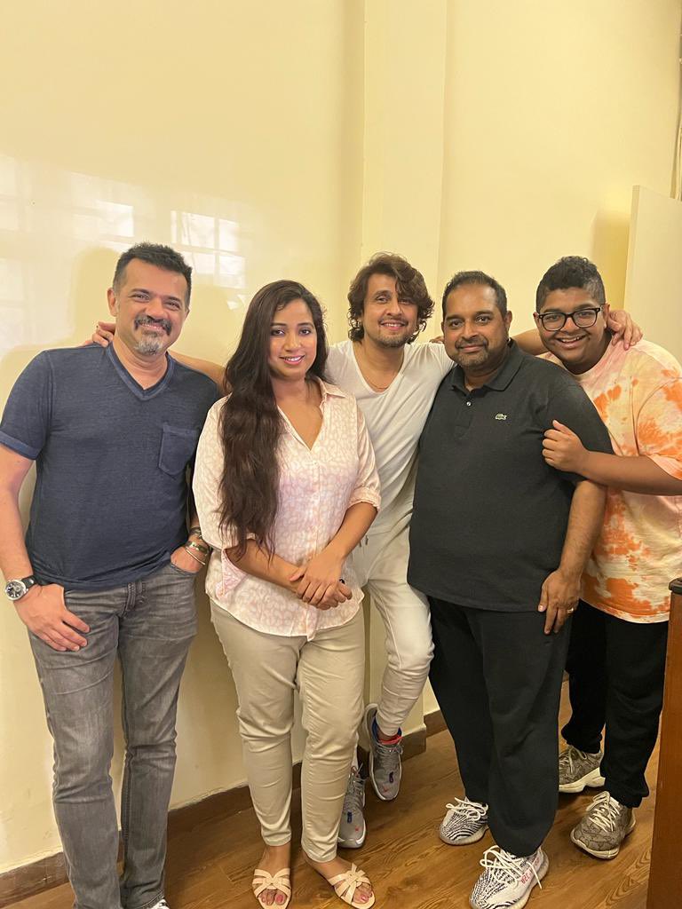 #lookwhocamebythestudiotoday #studiorecordings #supersingers #musicformovies #musicforlife #musicfraternity @shreyaghoshal @sonunigamofficial @shankar.mahadevan @ehsaan @loymendonsaofficial @shivammahadevan